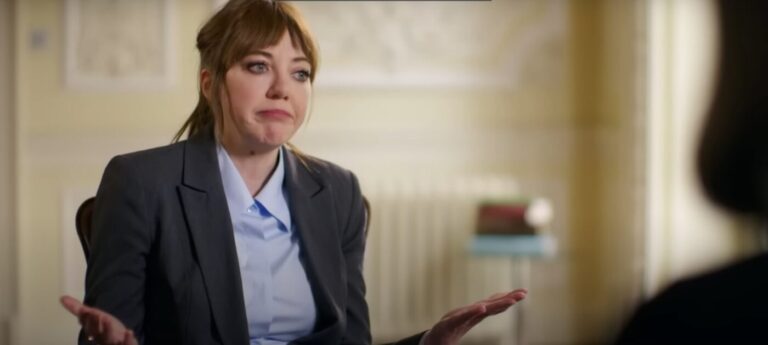 Fotograma de 'La tierra según Philomena Cunk' o 'Cunk on Earth'