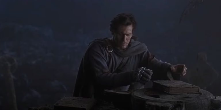 Fotograma de 'El ejército de las tinieblas' que conecta las películas nuevas de 'Evil dead' con la trilogía original