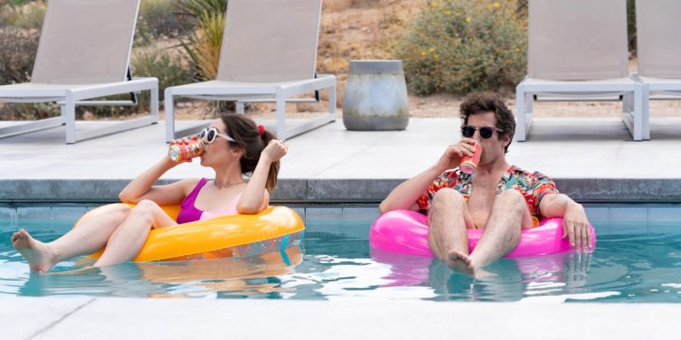 Palm Springs, comedia romántica en bucle