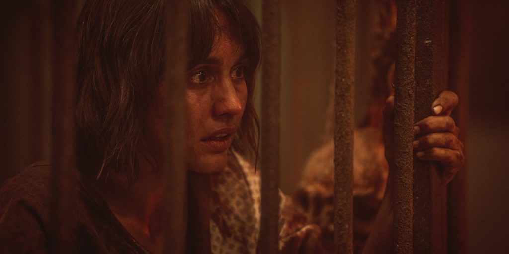 Elena en la segunda temporada de '30 monedas'