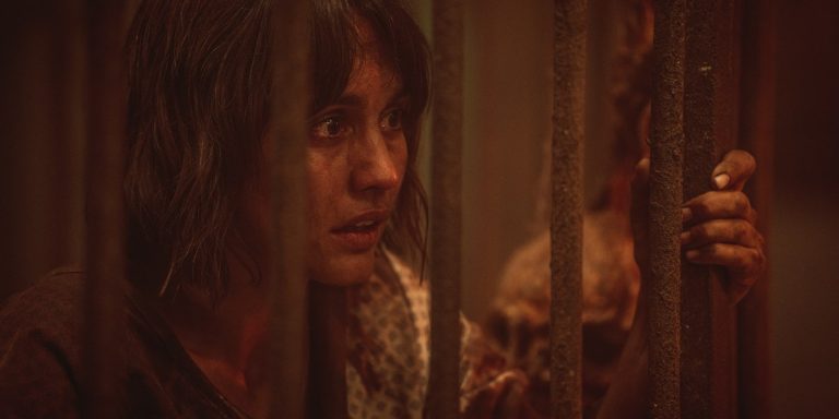 Elena en la segunda temporada de '30 monedas'