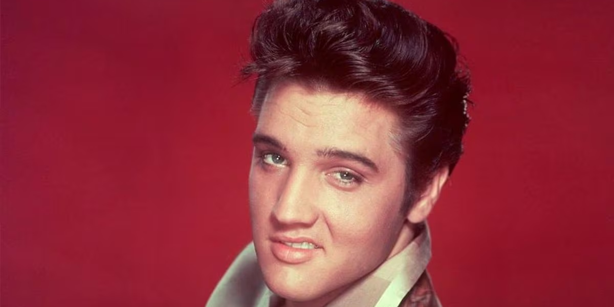 Elvis Presley joven.